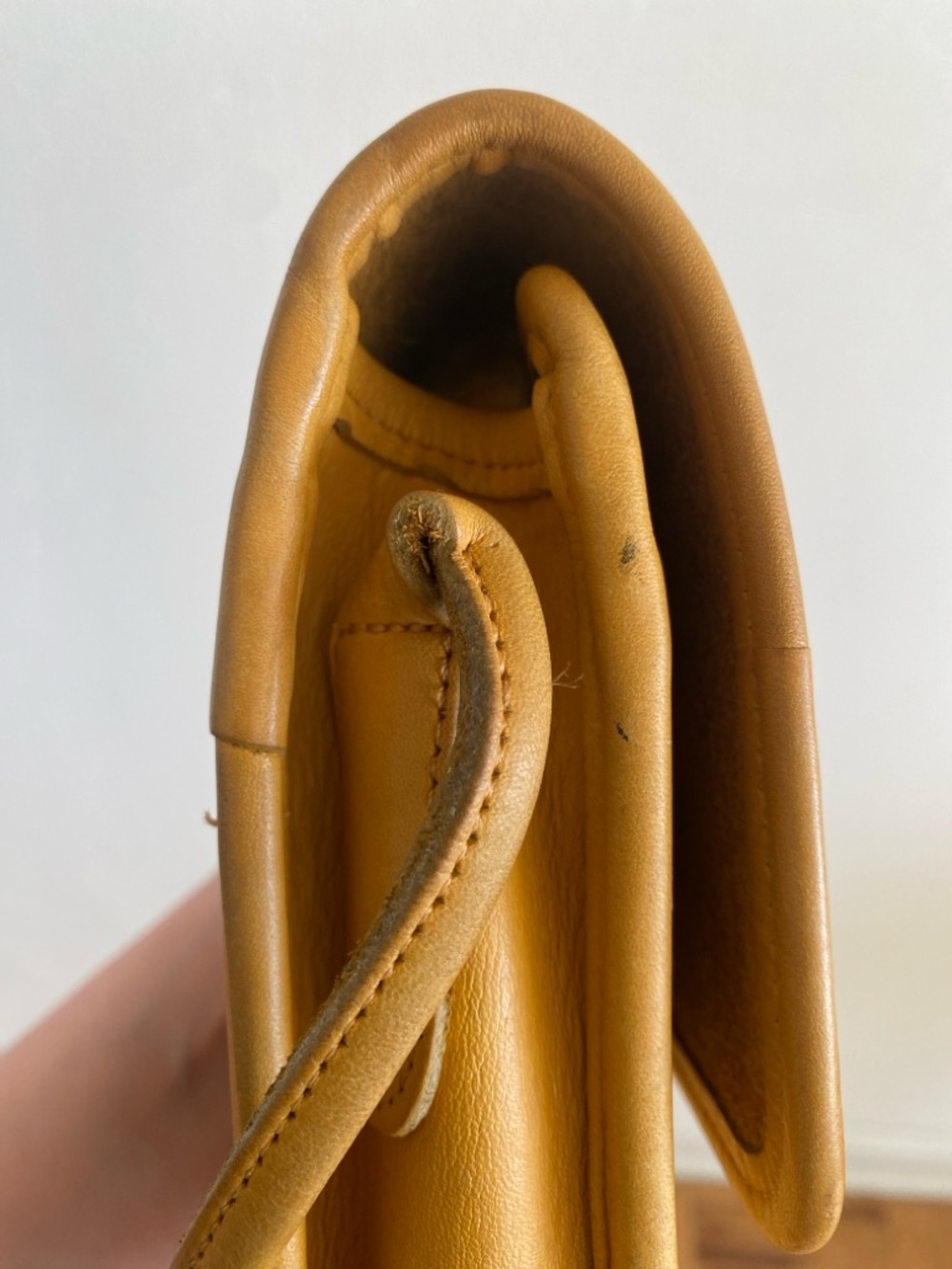 Vintage Coach Yellow Scooter Crossbody Bag (9893) - Picture 9 of 9